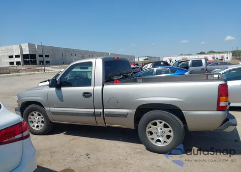 2001 Chevrolet Silverado 1500 z USA, uszkodzony, nr VIN 1GCEC14W01Z200228